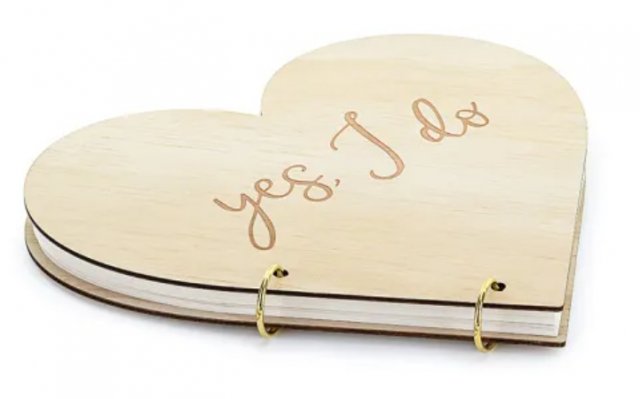 Svatební dřevěná kniha hostů - Srdce, 26,5x25 cm