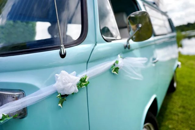 Girlanda na auto, tylová, bílá (zn. PartyDeco)