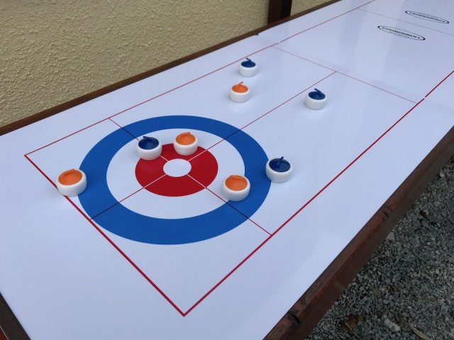 Shuffleboard / Curling