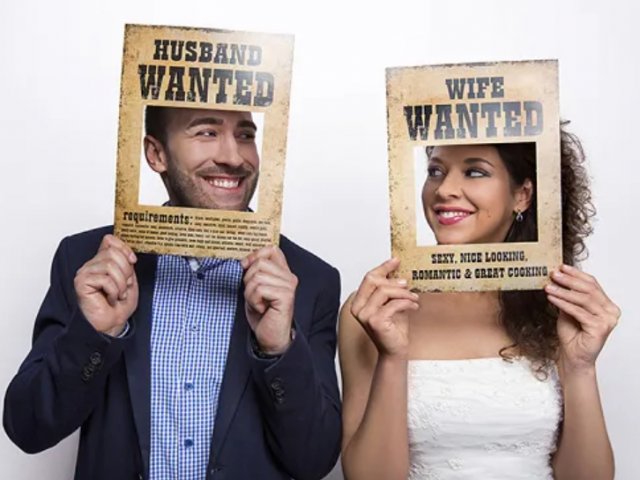 Fotoplakát / rámeček - Hledá se manžel a hledá se manželka