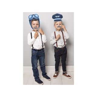 Rekvizity na špejli, PILOTI
