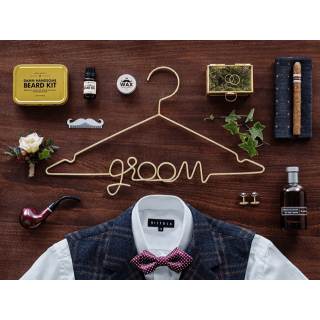 Svatební kovové ramínko Groom pro ženicha, zlaté (zn. PartyDeco)