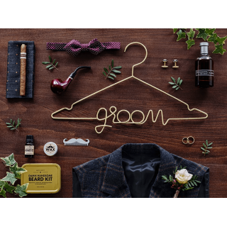 Svatební kovové ramínko Groom pro ženicha, zlaté (zn. PartyDeco)