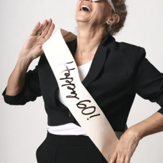 Narozeninová šerpa “Happy 60” KRÉMOVÁ
