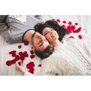 Postel plná růží, lístečky, set 150ks