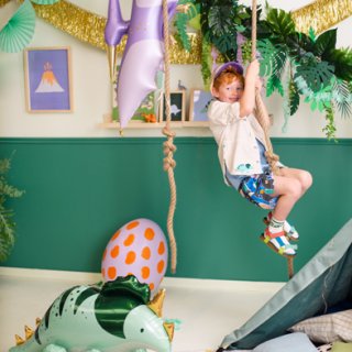 Střapcová girlanda, zlatá barva, rozměr 135x20cm (zn. PartyDeco)