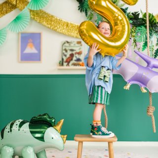 Střapcová girlanda, zlatá barva, rozměr 135x20cm (zn. PartyDeco)