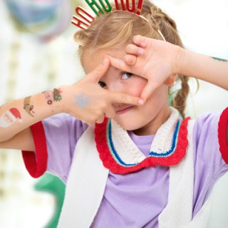 Vánoční kovová Čelenka HO HO HO!, zlatá s barevným nápisem (zn. PartyDeco)