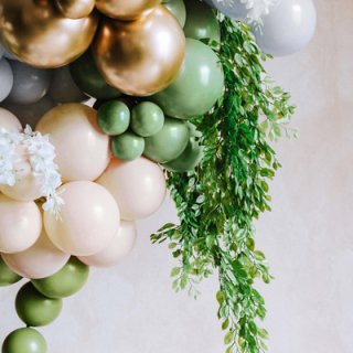 Latexový lesklý chromový balónek, velikost 30cm, zlatá barva (zn. GlossyBalloons)