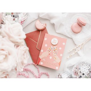 Rozlučkové blahopřání se smalt odznakem Nevěsta + červená obálka se zlatým lemem, rozměr 10.5x15cm (zn. PartyDeco)