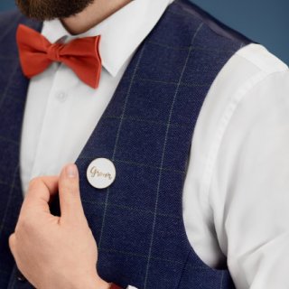 Rozlučkové blahopřání se smalt odznakem Ženich + červená obálka se zlatým lemem, rozměr 10.5x15cm (zn. PartyDeco)