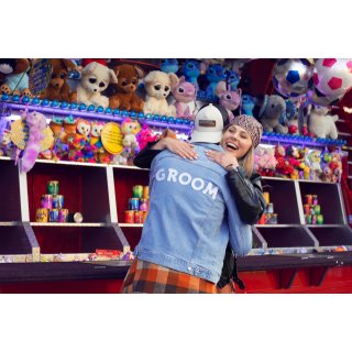 Nažehlovačka GROOM / ženich, bílá barva, rozměr 30x6cm (zn. PartyDeco)