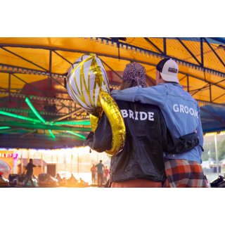 Nažehlovačka GROOM / ženich, bílá barva, rozměr 30x6cm (zn. PartyDeco)