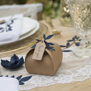 Dárkové zakulacené KRAFT krabičky s visačkou, rozměr 6x6x5.5cm - set 10ks (zn. PartyDeco)