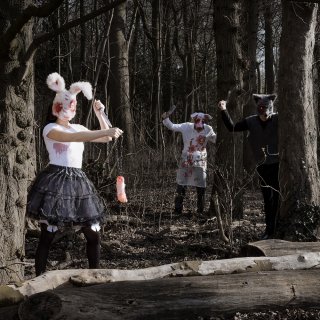 Halloweenská zakrvácená ZÁSTĚRA, bílá (zn. BOLAND)